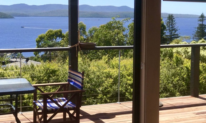 Mallacoota House | Hillstop Mallacoota - Pet Friendly with Lake Views