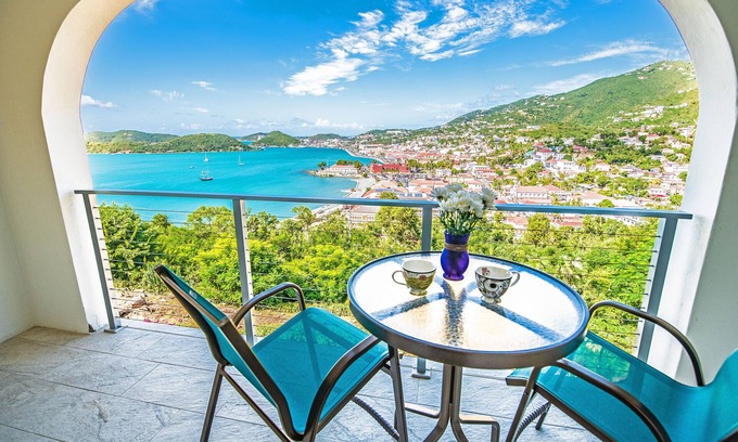 Rosendal Condo | Hilltop Condo in St. Thomas with Resort Amenities