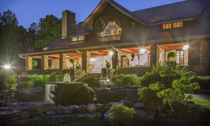 Hot Springs Bed & Breakfast | Hilltop Manor Bed and Breakfast