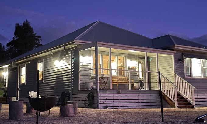 Baringhup Other | Hillview Country House - Luxury Retreat near Maldon, Best Views, Firepit & Deck