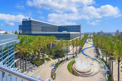 Anaheim Resort Hotel | Hilton Anaheim