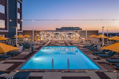 Buena Park Hotel | Hilton Buena Park Anaheim