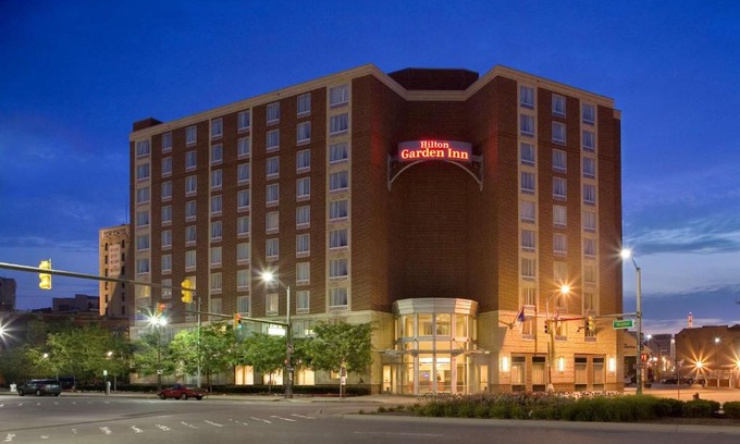 Downtown Detroit Hotel | Hilton Garden Inn Detroit Downtown