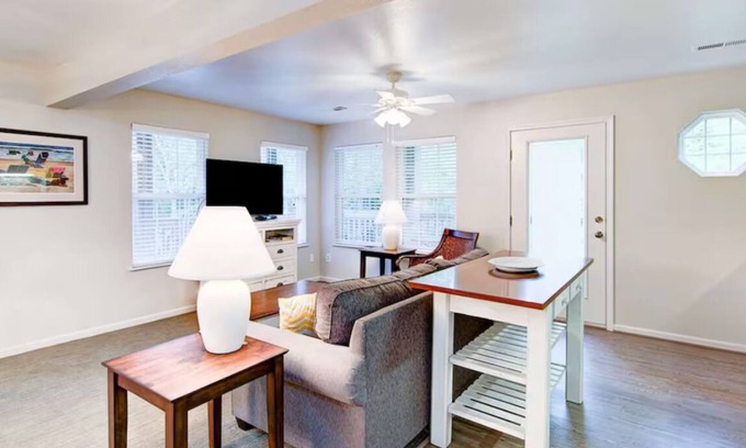 Sea Scape Apartment | Hilton Vacation Club Beachwoods Kitty Hawk - 1 BR 1king/1queen Suite - Balcony