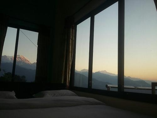 Sarangkot Hotel | Himalayan crown lodge