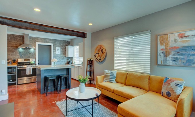 Encanto Condo | Hip, Pet Friendly 1Bed w/Fast WiFi, Near Downtown