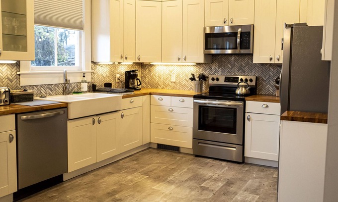 Thomas Square House | Hip Victorian Home : Starland District : Two Tides Adjacent