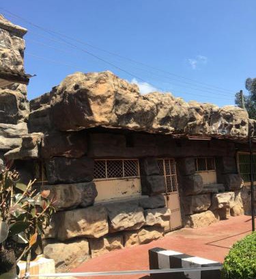 Central Province Cabin | Hippo Point BnB