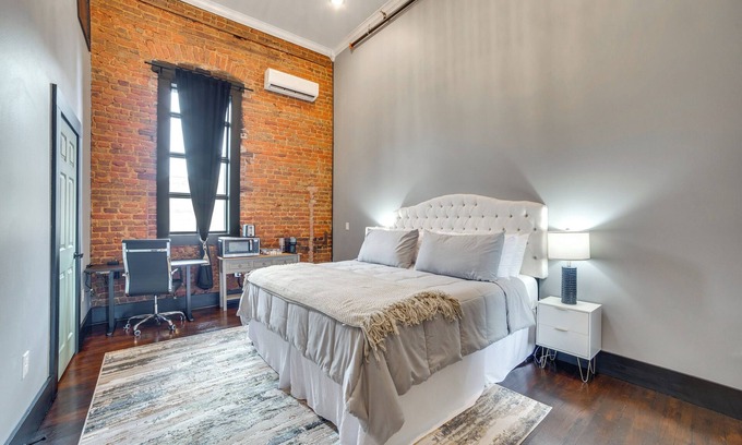 Marshall Apartment | Historic Downtown Marshall: Efficient Studio Space