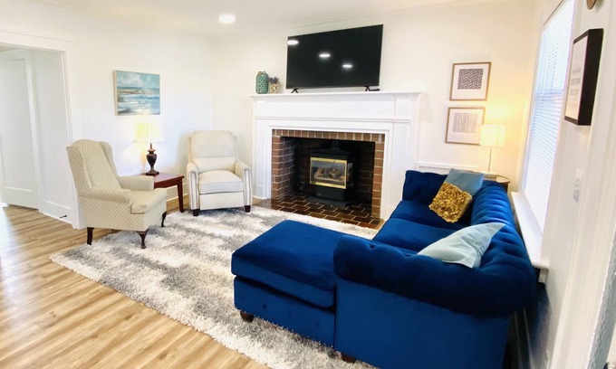 Lynden House | Historic Front Street Home