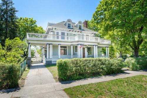 Spokane House | Historic Manor with 8 BDRMS 9 BATHS & 3 Kitchens