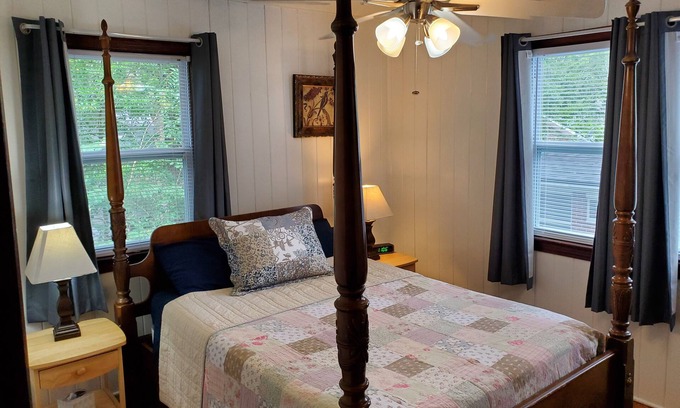 Avondale Apartment | Historic One Bedroom Apt, in the Heart of Avondale/Riverside