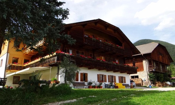 Monguelfo House | Hochwieserhof