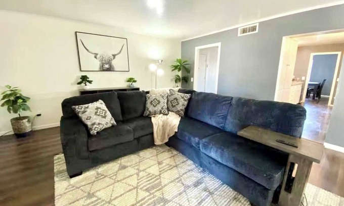 Lubbock Apartment | Hoff Gardens 40 - 3BR 2BA - Downtown Lubbock
