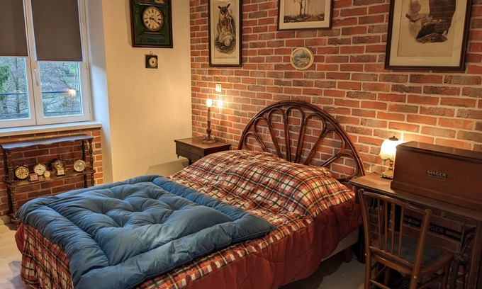 Laniscat Bed & Breakfast | "Hogwarts Express in the Inn of Mythical Trains