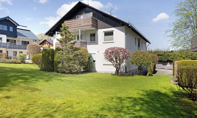 Stryck Apartment | Holiday Apartment Schanze Willingen with Shared Garden, Balcony and Wi-Fi