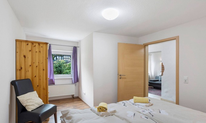 Saalhausen Apartment | Holiday Apartment '1, 45sqm' with Shared Garden and Wi-Fi