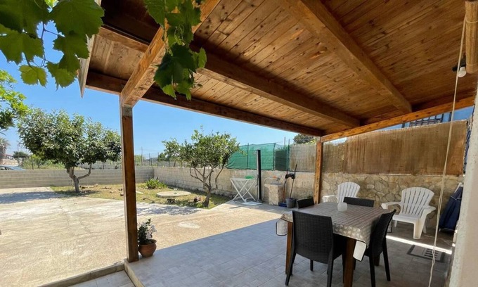 Granelli Apartment | (Holiday Apartment) "A Casuzza" on the sea