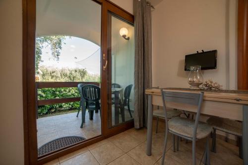 Mattinata House | Holiday Apartment orchidea with swimming pool and private beach -2