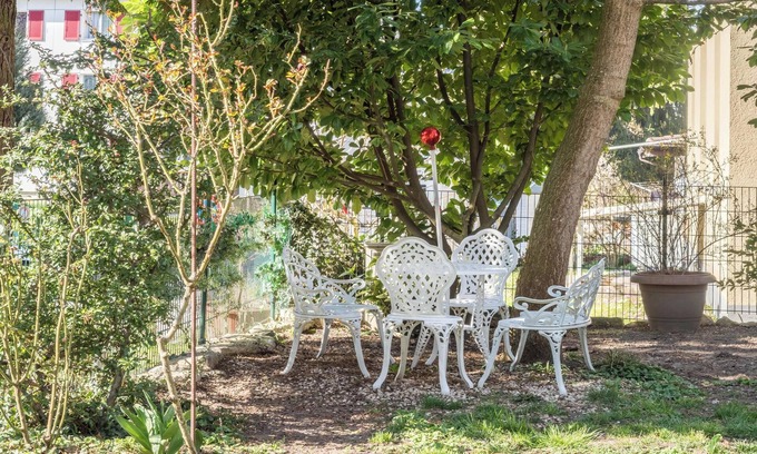 Kreuzlingen Apartment | Holiday Apartment "Room with Kitchenette Kletterrose" near the Old Town Center