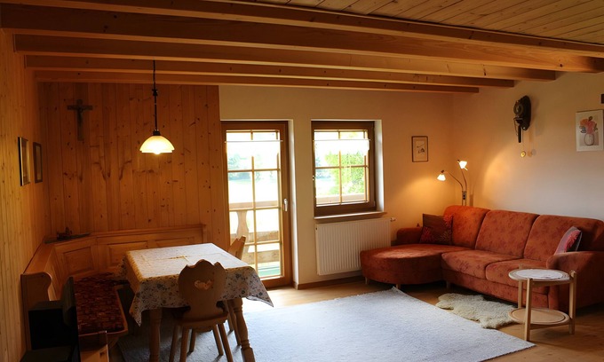 Schonach im Schwarzwald Apartment | Holiday Apartment 'Rusticana' with Mountain View, Shared Terrace and Wi-Fi