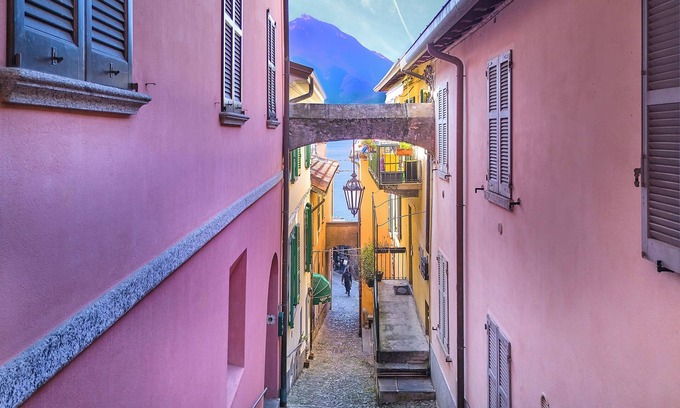 Varenna Apartment | Holiday Apartment "Varenna Boulevard" with Wi-Fi and Air Conditioning