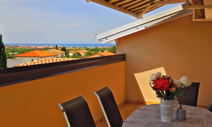 Murine Apartment | Holiday apartment with balcony and air conditioning