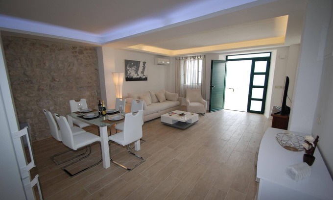 Gradac Apartment | Holiday apartment Zaostrog for 1 - 5 persons with 3 bedrooms - Twin house