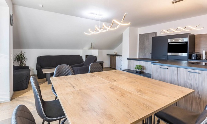 Geisingen Apartment | Holiday Apartment 'Zeichner' with Mountain View, Balcony & Wi-Fi