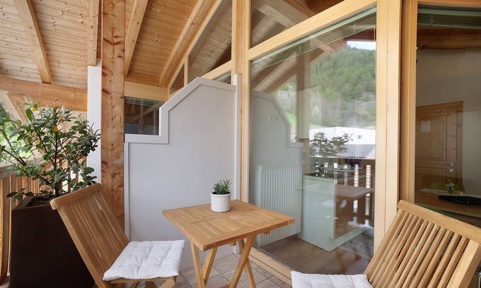 Burgusio Apartment | Holiday Apartment "Zwick Valmeina" with Panoramic View, Balcony and Shared Garden