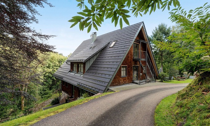 Wolfach - Saint Roman Apartment | Holiday Apartment 'Im Holzhau' with Mountain View, Shared Terrace and Wi-Fi