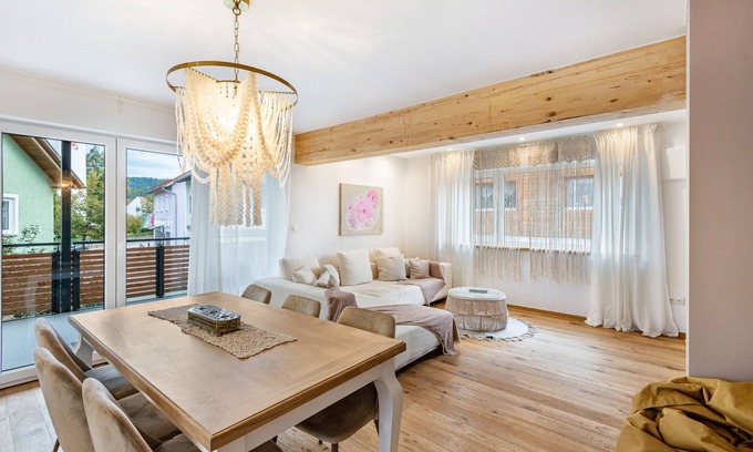 Miltach Apartment | Holiday flat ‘Bei Thérèse’ with balcony and Wi-Fi