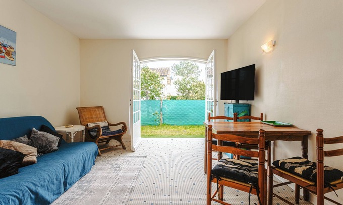 Saint-Trojan-les-Bains House | Holiday Home 'Longère Proche Plage Et Forêt 3' with Shared Terrace, Shared Garden and Wi-Fi