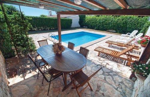 Vosteni Villa | Holiday Home Sandra