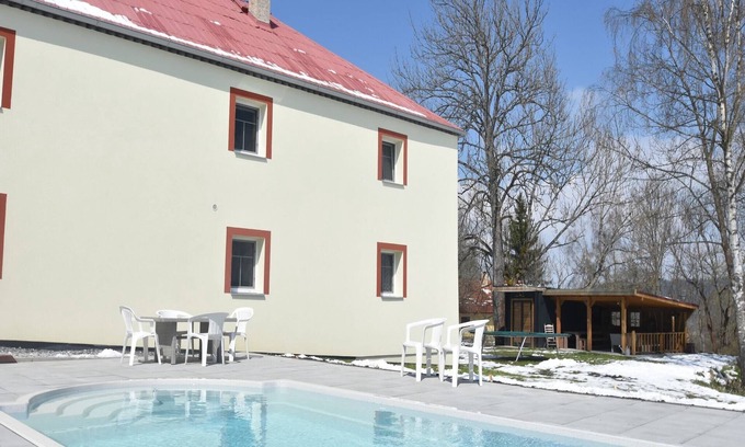 Karlovy Dvory House | Holiday Home near Sumava Ski Slopes