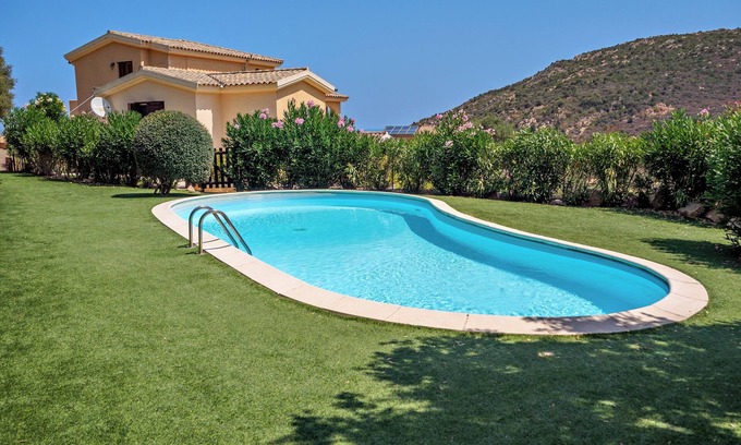 Tiriddo House | Holiday Home "Affitti brevi Tiriddò" with Sea View, Shared Pool and Private Terrace