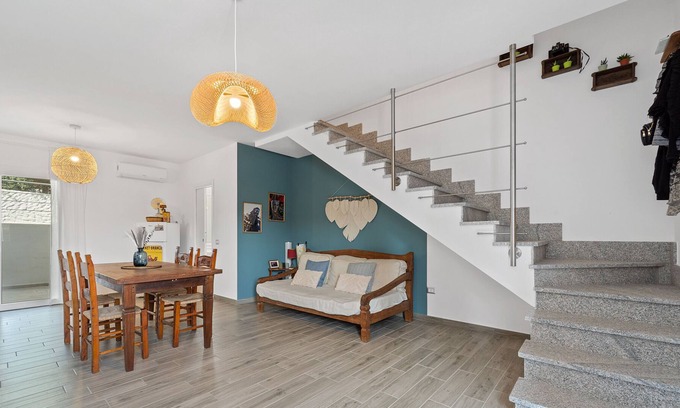 Sant'Antioco House | Holiday Home 'Aria De Domus' with Sea View, Wi-Fi and Air Conditioning