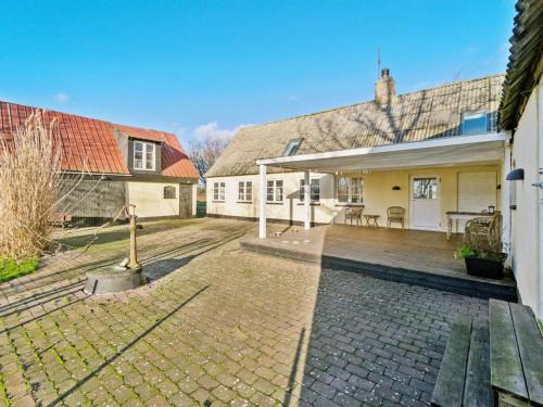 Pedersker House | Holiday Home Aulikki - 2km from the sea by Interhome