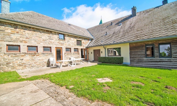 Sourbrodt House | Holiday Home in Sourbrodt with Pool & Sauna