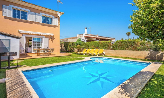 Badia Gran House | Holiday Home Casa las Bahias with Pool, Wi-Fi, A/C, Terrace & Garden; Parking Available