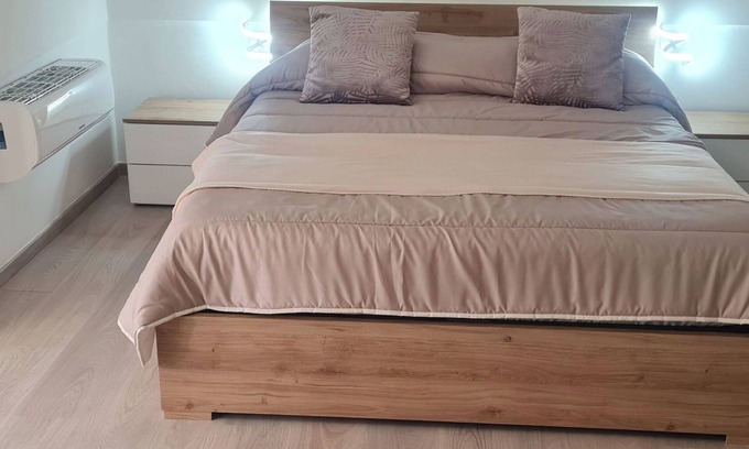 Manfredonia House | Holiday Home 'Casa Vacanza Paradiso' with Sea View, Wi-Fi and Air Conditioning