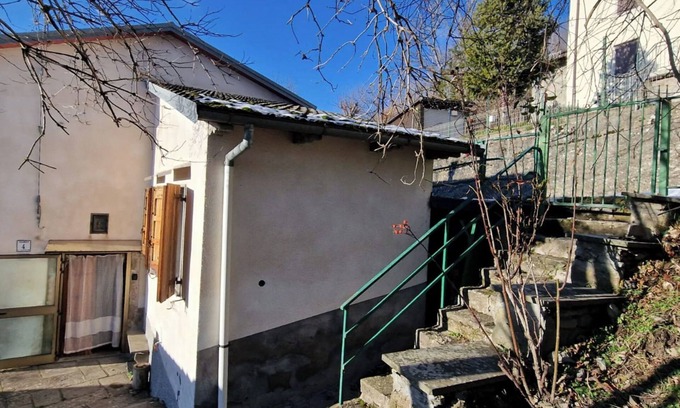 Riolunato House | Holiday Home "Casetta Immersa nella Natura" with Mountain View & Private Garden