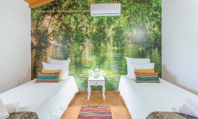 Sao Luis Apartment | Holiday Home 'Clarinha' with Mountain View, Wi-Fi and Air Conditioning