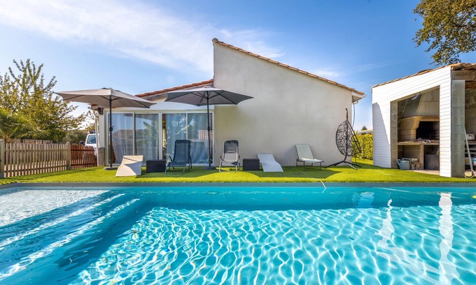 Ordonnac House | Holiday Home Domaine Julaya Between Castles and Beach