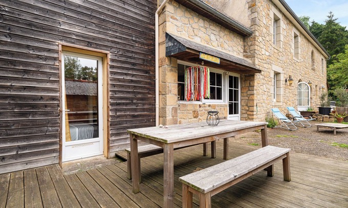 Broons House | Holiday Home 'Gîte 6 Personnes Sauna Et Étang' with Shared Garden and Wi-Fi