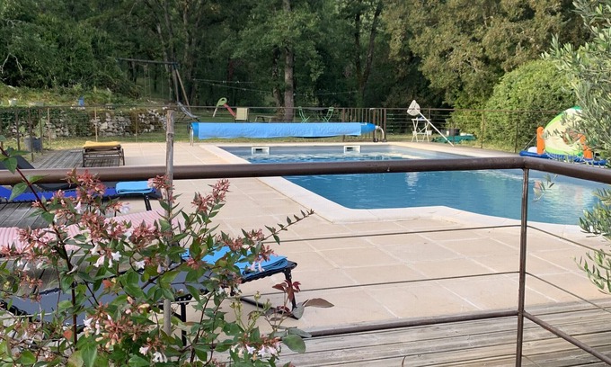 Le Vigan House | Holiday Home 'Gite De Charme Gite Du Hameau' with Shared Pool, Private Terrace and Wi-Fi
