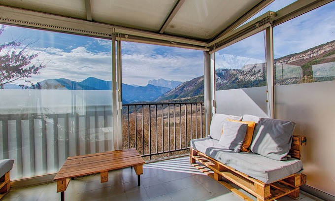 Vercheny House | Holiday Home 'Gîte Ludomi' with Mountain View, Balcony and Wi-Fi