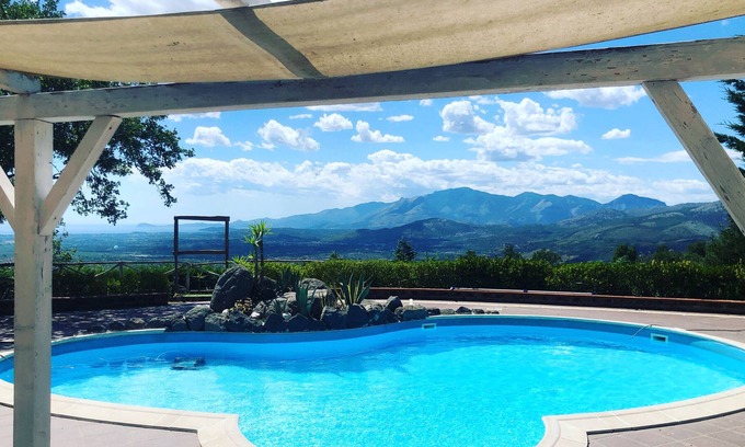 Sessa Aurunca House | Holiday Home 'Hill House La Roccia' with Sea View, Shared Pool & Shared Garden
