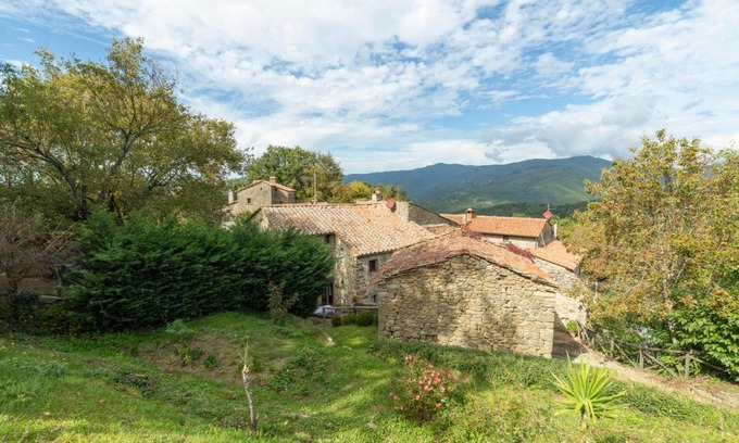 Pieve di Chio House | Holiday Home Il Feudo by Interhome