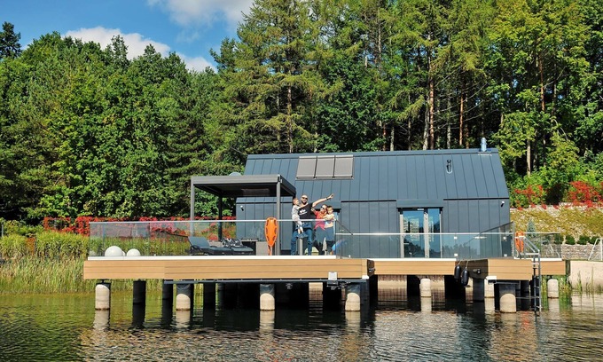 Bytow House | Holiday Home in Bytów by Private Lake